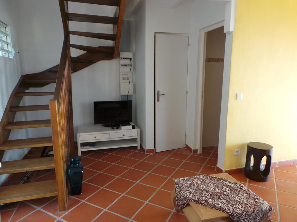 Villa Azur B Bouillante Bagian luar foto